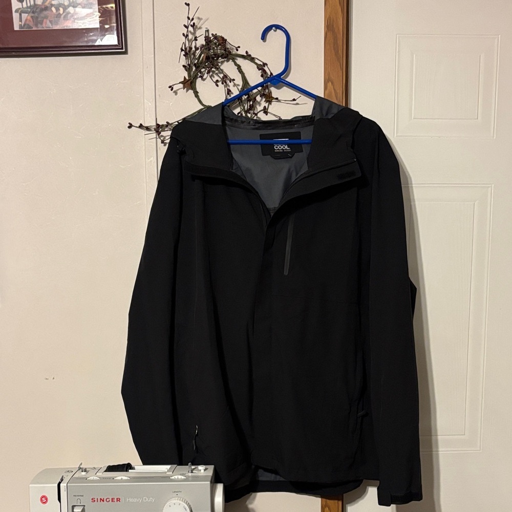 Cool Men's Black Lightweight Jacket never worn front pockets and hooded